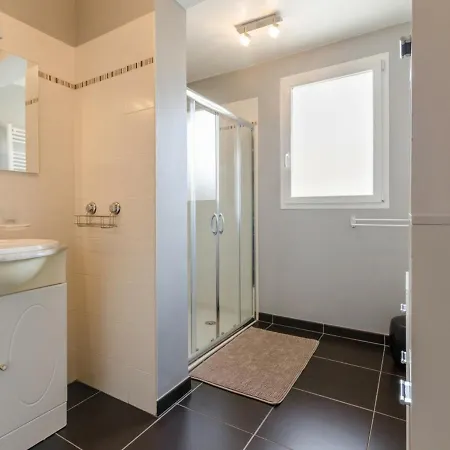 Romilly-sur-seine, 3 Pieces, 4 Personnes - Fr-1-543-95 Feriehus Romilly-sur-Seine